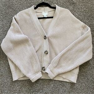 H&M 3 button cropped sweater